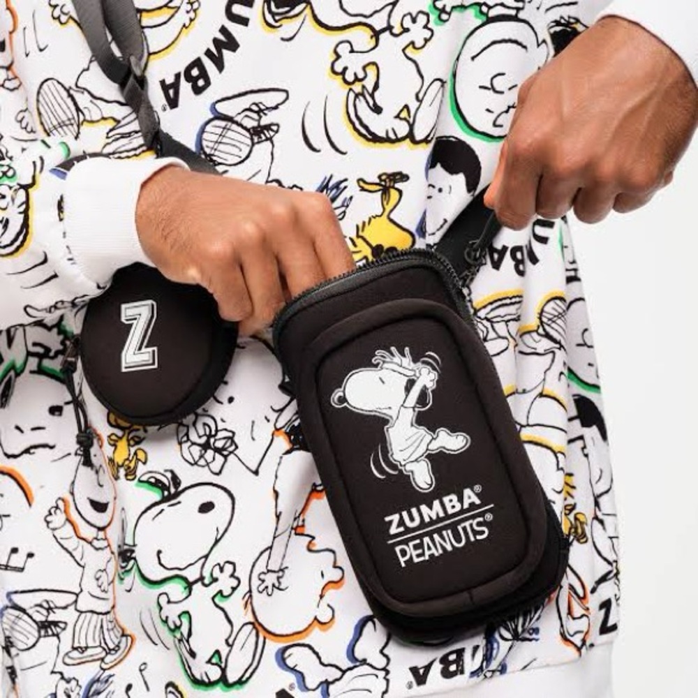 Zumba Fitness Peanuts Snoopy Crossbody Bag
